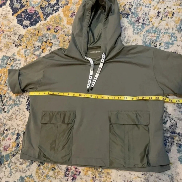 Marc Cain Sports short sleeved hoodie, army green. Pockets. Women’s size 12 (N3) - Picture 7 of 12